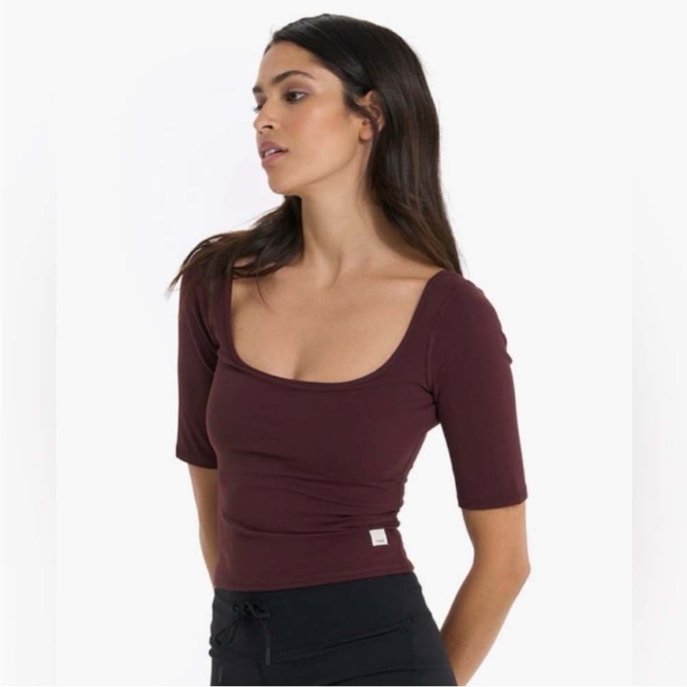 Vuori Avant Ruby Top with built in support